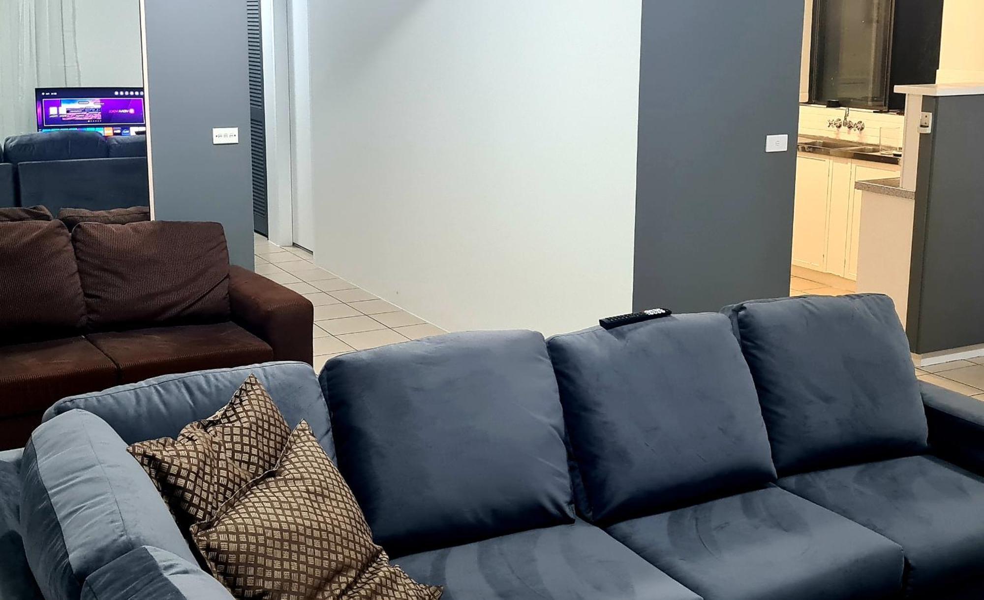 פורסטר Golden Sands Motor Inn מראה חיצוני תמונה