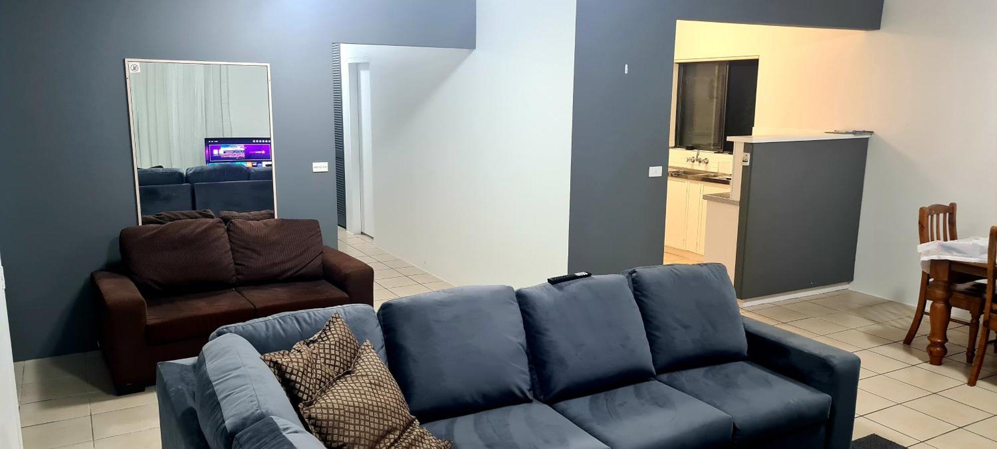 פורסטר Golden Sands Motor Inn מראה חיצוני תמונה