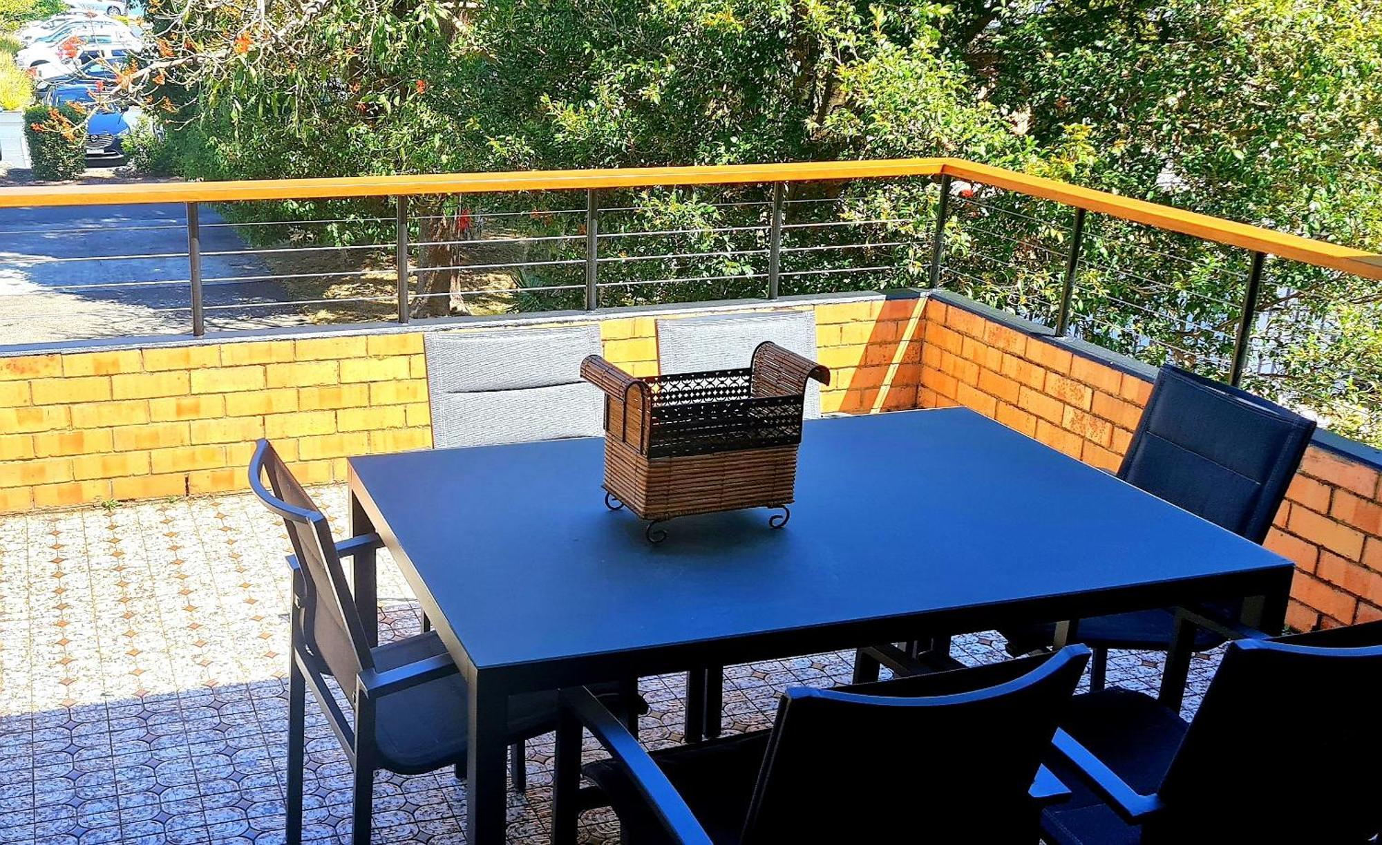 פורסטר Golden Sands Motor Inn מראה חיצוני תמונה